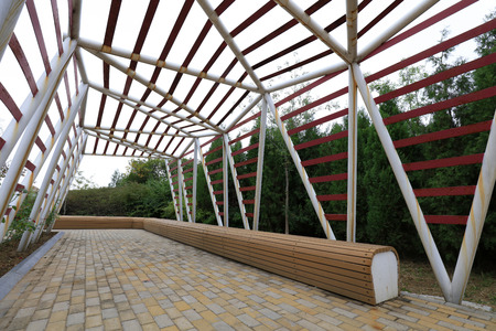 Pergola vs. Gazebo: Which Shade Solution is Right for You?