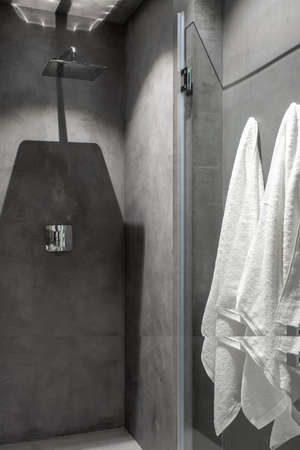 The Ultimate Guide to Walk-In Showers and Tubs: Pros, Cons, and Design Tips