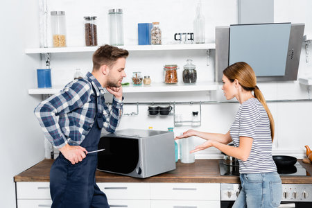 How to Integrate Industrial Elements into a Modern Kitchen