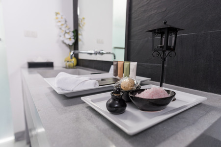 The Best Color Schemes for Small Bathrooms to Create a Spacious Feel