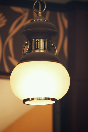 Lighting in Mid-Century Modern Interiors: Choosing the Perfect Fixtures