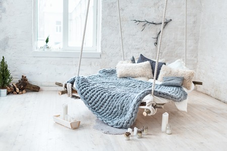 How to Achieve a Luxurious Hotel-Style Bedroom Using Rich Textures and Bold Colors