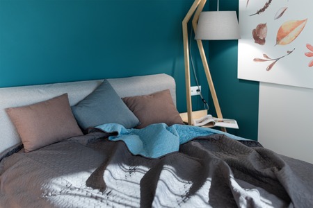 The Effect of Lighting on Bedroom Colors: How to Make the Right Choice
